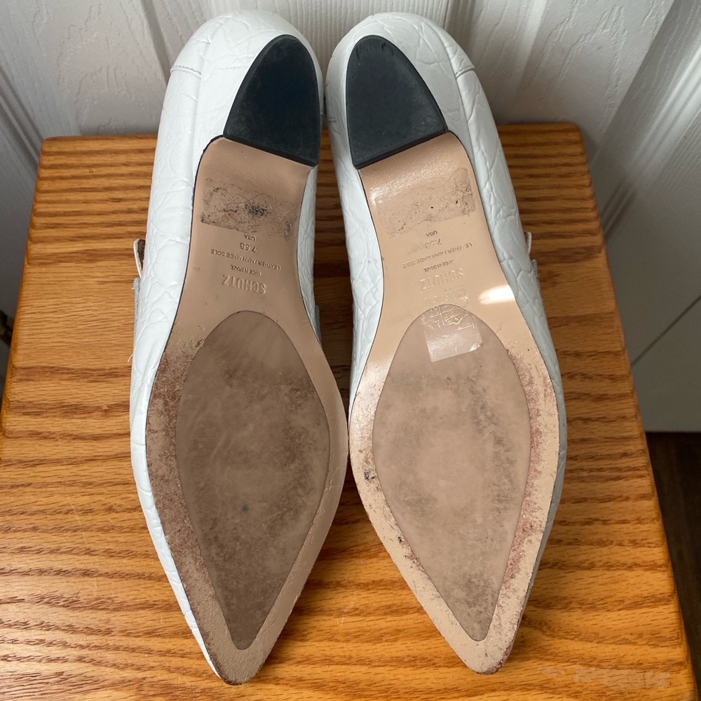 SHUTZ Emelie Pointed Toe Loafer in White Croc Embossed Leather SZ 7.5B - Picture 7 of 15